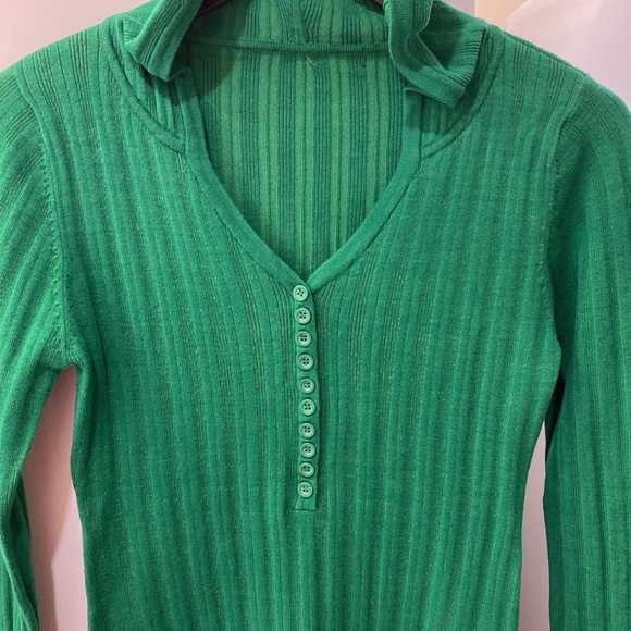 Hooded Sweater For Women - Picture 2 of 9